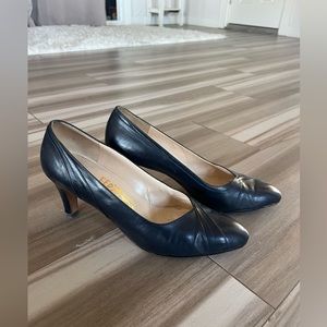 Vintage Ferragamo Blue Heels sz 10